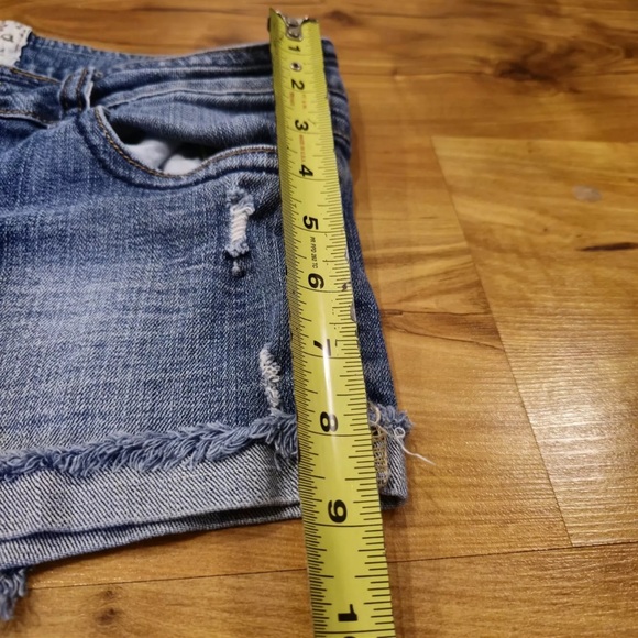 VTG Y2k Mudd Jeans Size 7 Blue Denim Cut-Off Shorts Flower Peace Sign - Picture 4 of 6